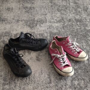 CONVERSE Women's Size 8 Black Low Top And Pink Low Top Shoes